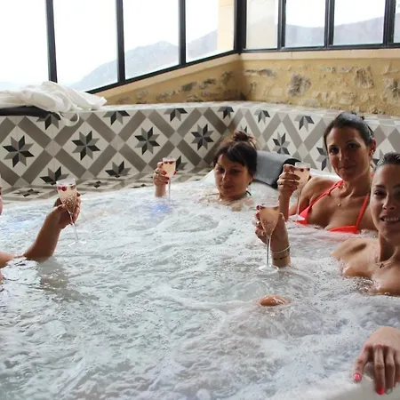 Mas De L'adret Bed & Breakfast 3*